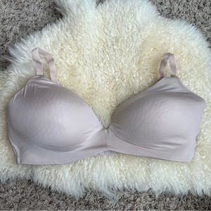 Gilligan and O’Malley cream tan nude wire free nursing bra 36C